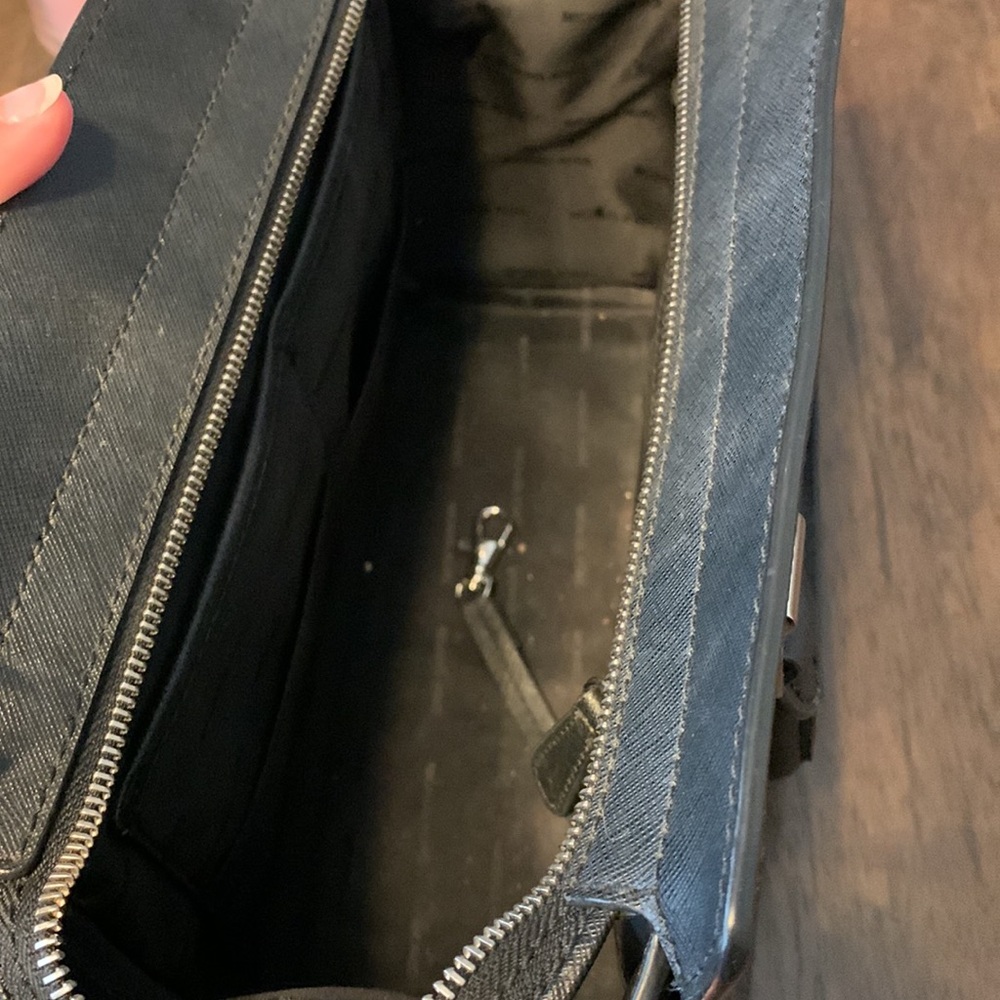 Michael Kors purse - Picture 2 of 7